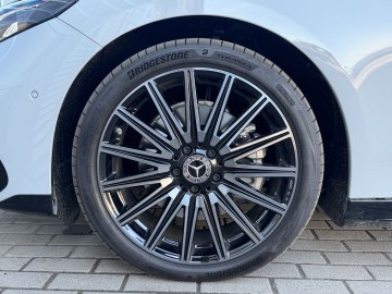 Mercedes-Benz CLA 250+ s technologií EQ (foto 24)