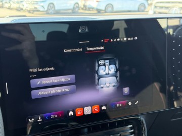 Mercedes-Benz CLA 250+ s technologií EQ (foto 32)