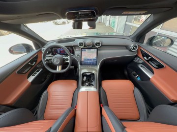 Mercedes-Benz GLC 200 AMG 4MATIC (foto 12)