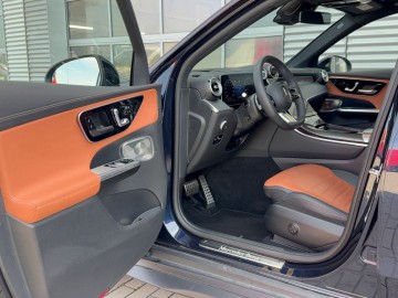 Mercedes-Benz GLC 200 AMG 4MATIC (foto 18)