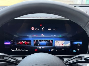 Mercedes-Benz GLC 200 AMG 4MATIC (foto 24)