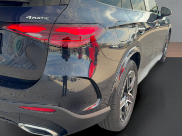 Mercedes-Benz GLC 200 AMG 4MATIC (foto 35)