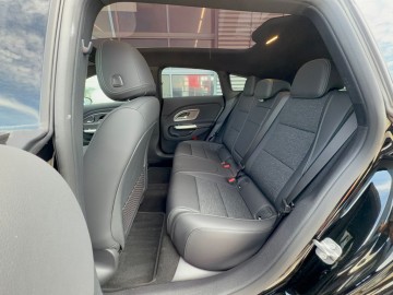 Mercedes-Benz CLA 200 Shooting Brake (foto 13)