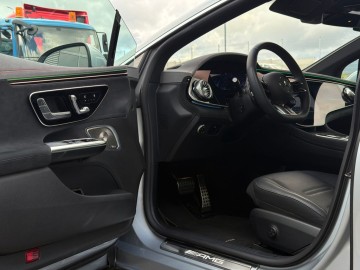 Mercedes-Benz EQE 53 4MATIC+ (foto 21)