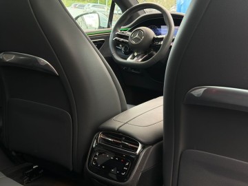 Mercedes-Benz EQE 53 4MATIC+ (foto 27)