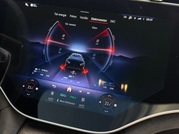 Mercedes-Benz EQE 53 4MATIC+ (foto 33)