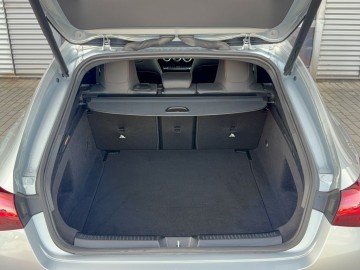 Mercedes-Benz CLA 200 Shooting Brake AMG Style Edition (foto 12)