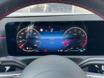 Mercedes-Benz CLA 200 Shooting Brake AMG Style Edition (foto 17)