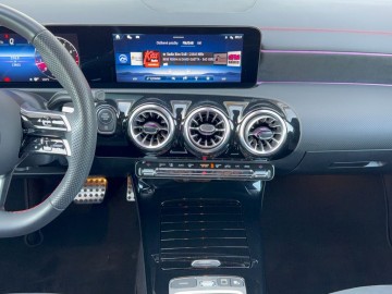 Mercedes-Benz CLA 200 Shooting Brake AMG Style Edition (foto 18)