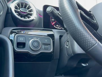 Mercedes-Benz CLA 200 Shooting Brake AMG Style Edition (foto 20)