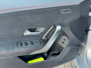 Mercedes-Benz CLA 200 Shooting Brake AMG Style Edition (foto 21)