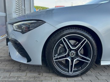Mercedes-Benz CLA 200 Shooting Brake AMG Style Edition (foto 25)