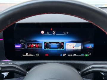 Mercedes-Benz CLA 200 Shooting Brake AMG Style Edition (foto 28)