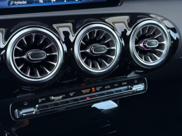 Mercedes-Benz CLA 200 Shooting Brake AMG Style Edition (foto 30)