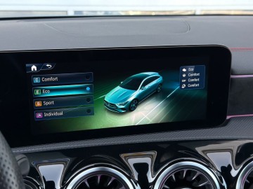 Mercedes-Benz CLA 200 Shooting Brake AMG Style Edition (foto 31)