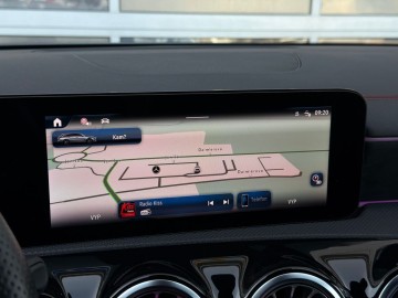 Mercedes-Benz CLA 200 Shooting Brake AMG Style Edition (foto 33)
