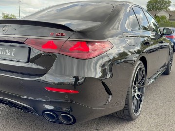 Mercedes-Benz AMG E 53 HYBRID 4MATIC+ (foto 11)