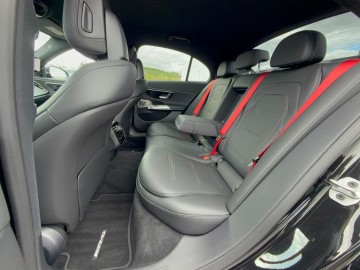 Mercedes-Benz AMG E 53 HYBRID 4MATIC+ (foto 13)