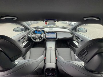 Mercedes-Benz AMG E 53 HYBRID 4MATIC+ (foto 15)