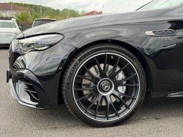 Mercedes-Benz AMG E 53 HYBRID 4MATIC+ (foto 25)