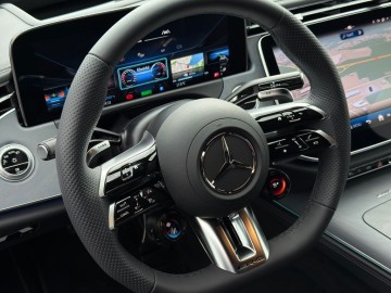 Mercedes-Benz AMG E 53 HYBRID 4MATIC+ (foto 26)