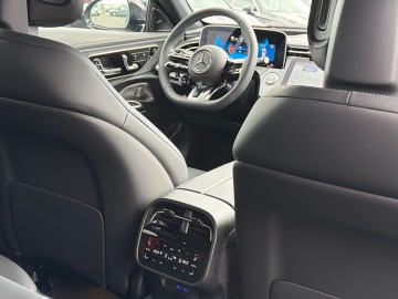 Mercedes-Benz AMG E 53 HYBRID 4MATIC+ (foto 29)