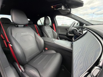 Mercedes-Benz AMG E 53 HYBRID 4MATIC+ (foto 30)
