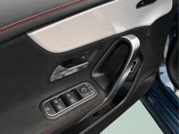 Mercedes-Benz CLA 200 d AMG Line (foto 10)