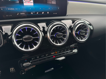 Mercedes-Benz CLA 200 d AMG Line (foto 17)