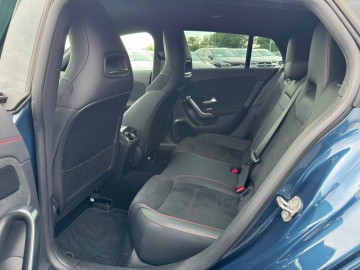 Mercedes-Benz CLA 200 d AMG Line (foto 18)