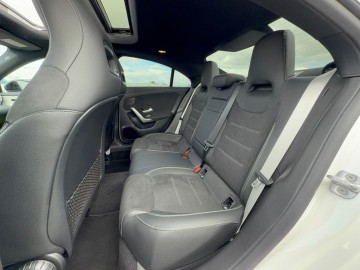 Mercedes-Benz CLA 180 d (foto 13)