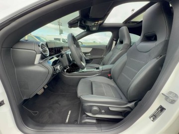 Mercedes-Benz CLA 180 d (foto 14)
