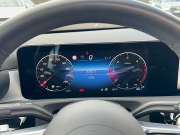 Mercedes-Benz CLA 180 d (foto 17)