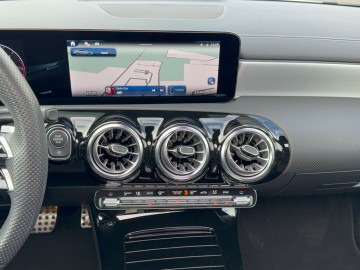 Mercedes-Benz CLA 180 d (foto 18)