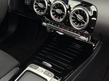 Mercedes-Benz CLA 180 d (foto 29)
