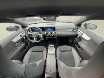 Mercedes-Benz CLA 250 e AMG Shooting Brake (foto 15)