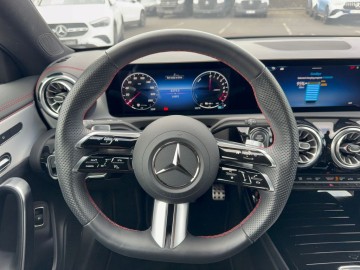 Mercedes-Benz CLA 250 e AMG Shooting Brake (foto 16)