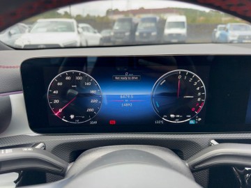 Mercedes-Benz CLA 250 e AMG Shooting Brake (foto 17)