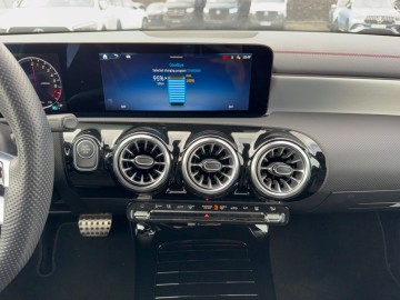 Mercedes-Benz CLA 250 e AMG Shooting Brake (foto 18)