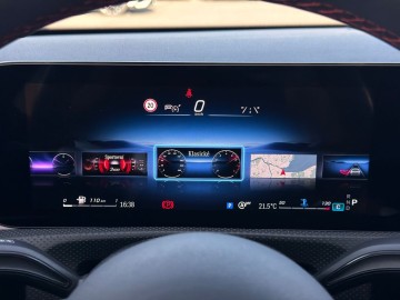 Mercedes Benz CLA 200 d kupé AMG Style Edition (foto 30)