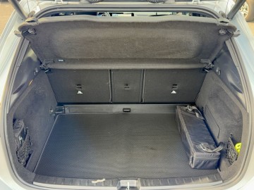 Mercedes-Benz GLA 200 d 4MATIC AMG Style Edition (foto 12)