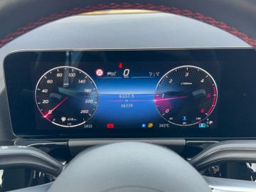 Mercedes-Benz GLA 200 d 4MATIC AMG Style Edition (foto 17)