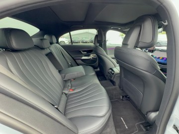 Mercedes-Benz E 220 d 4MATIC (foto 10)
