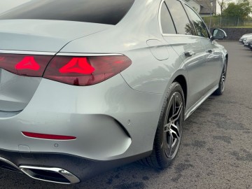 Mercedes-Benz E 220 d 4MATIC (foto 11)