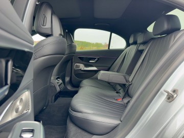 Mercedes-Benz E 220 d 4MATIC (foto 13)