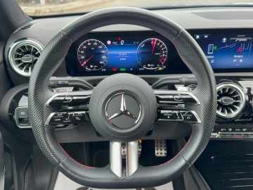 Mercedes-Benz A 250 e (foto 16)