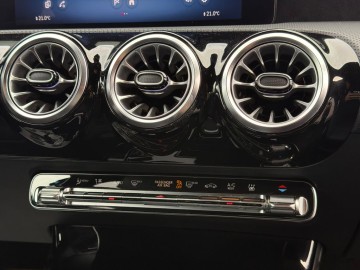 Mercedes-Benz A 250 e (foto 27)