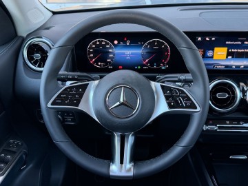 Mercedes-Benz GLB 180 d (foto 15)