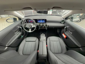 Mercedes-Benz A 200 (foto 15)