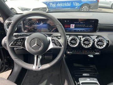 Mercedes-Benz A 250 e (foto 12)